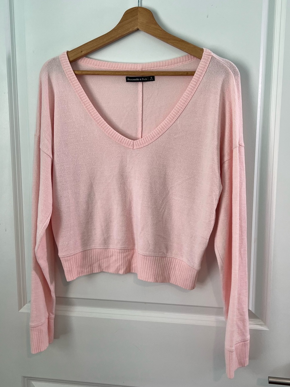 Abercrombie & Fitch Y2k Pink Cozy V Neck Top Size Small